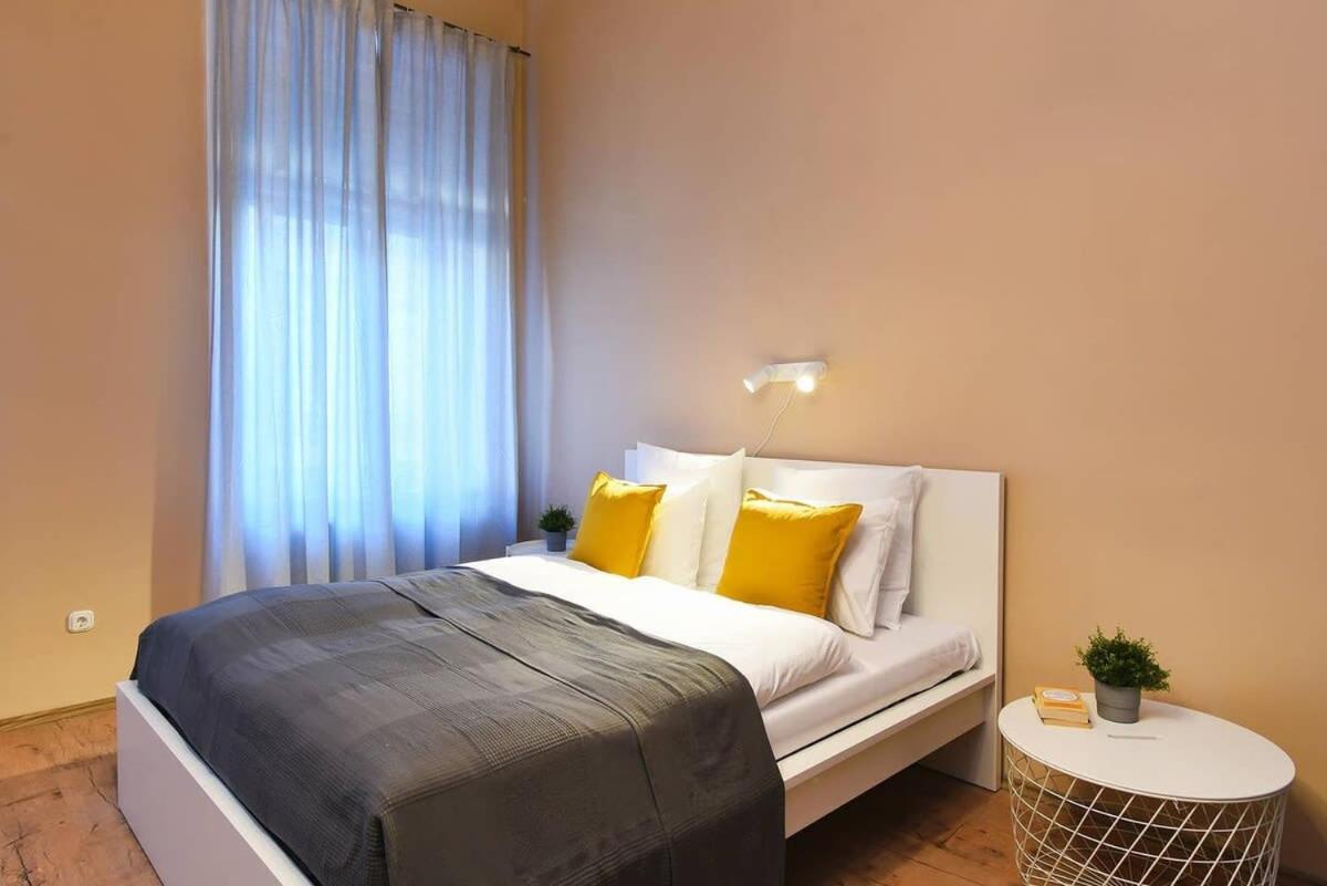 Very Central Very Spacious New Home บูดาเปสต์ ภายนอก รูปภาพ