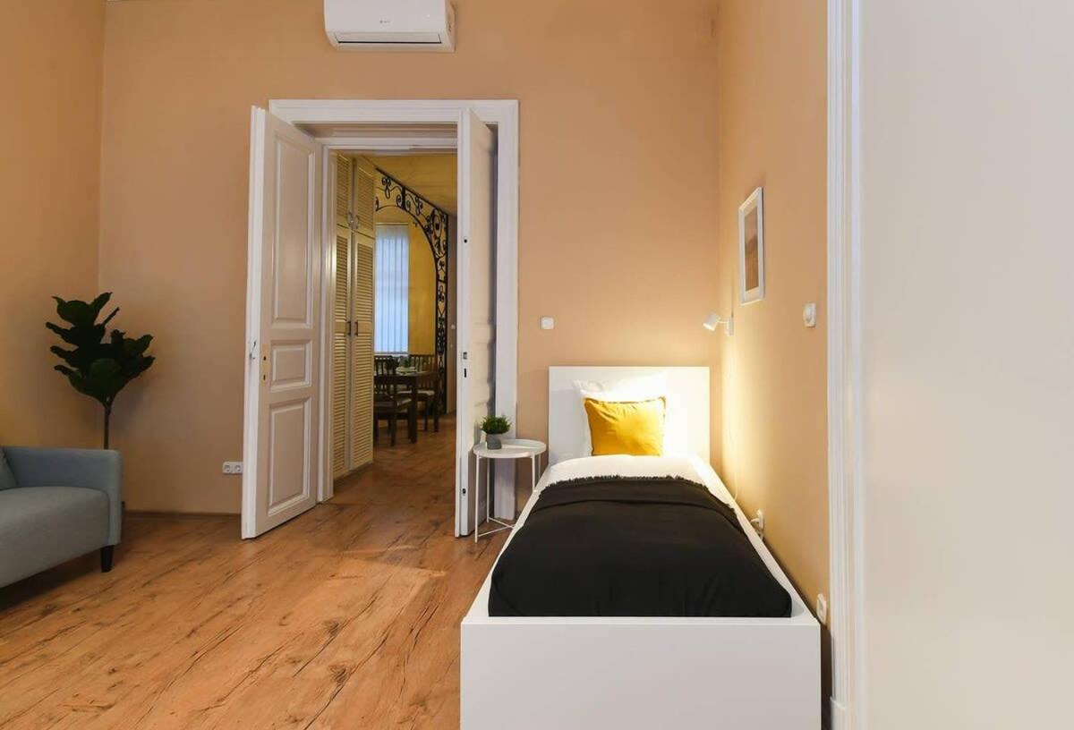 Very Central Very Spacious New Home บูดาเปสต์ ภายนอก รูปภาพ