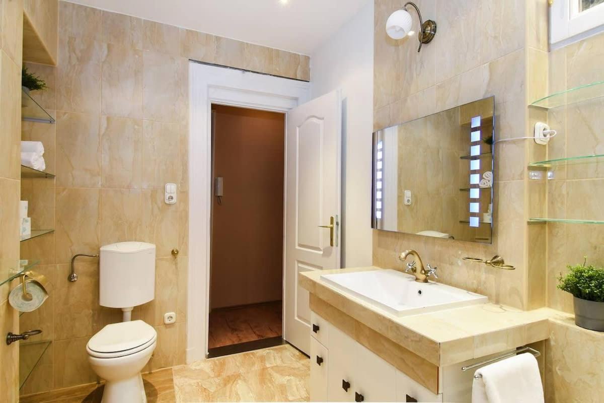 Very Central Very Spacious New Home บูดาเปสต์ ภายนอก รูปภาพ