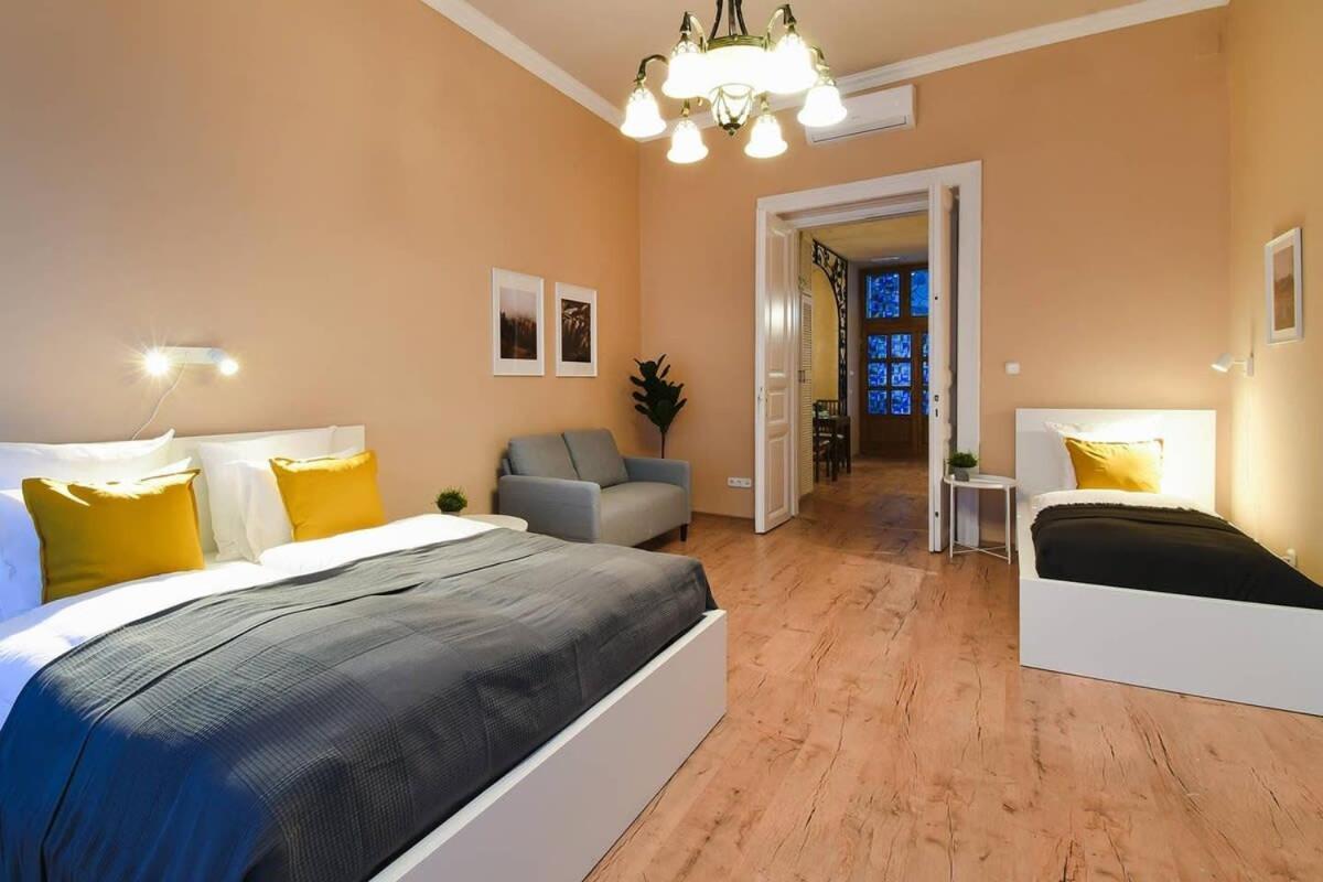Very Central Very Spacious New Home บูดาเปสต์ ภายนอก รูปภาพ