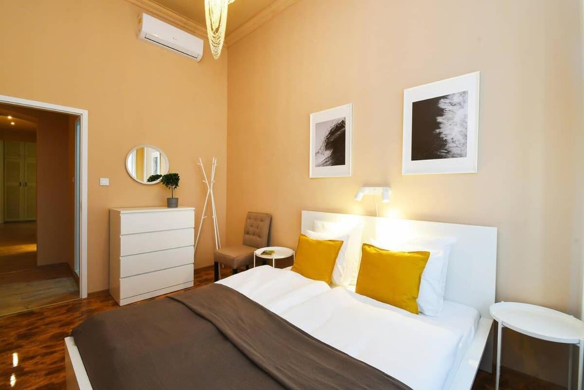 Very Central Very Spacious New Home บูดาเปสต์ ภายนอก รูปภาพ